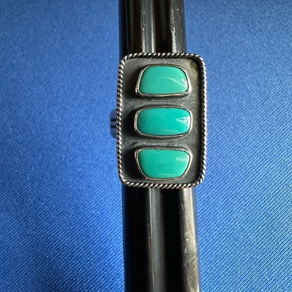 Sterling Silver Ring with Turquoise Stones - Picture 6 of 6